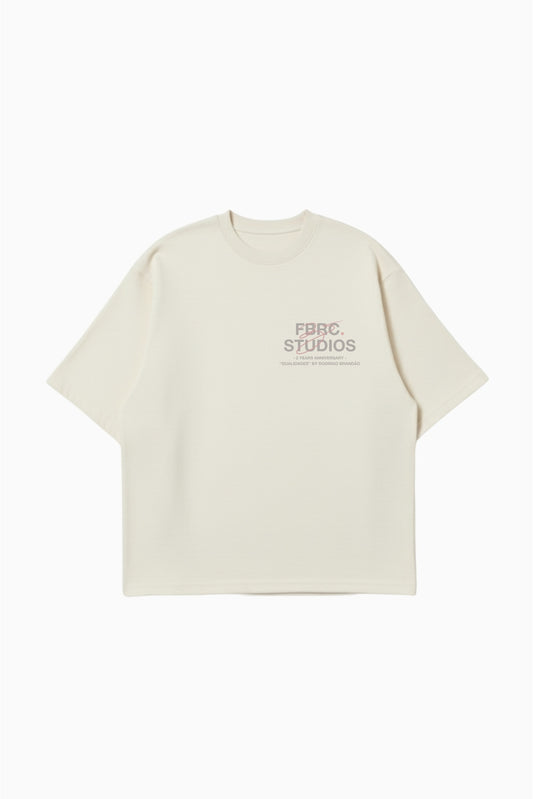 Camiseta off-white Dualidades da FBRC Studios