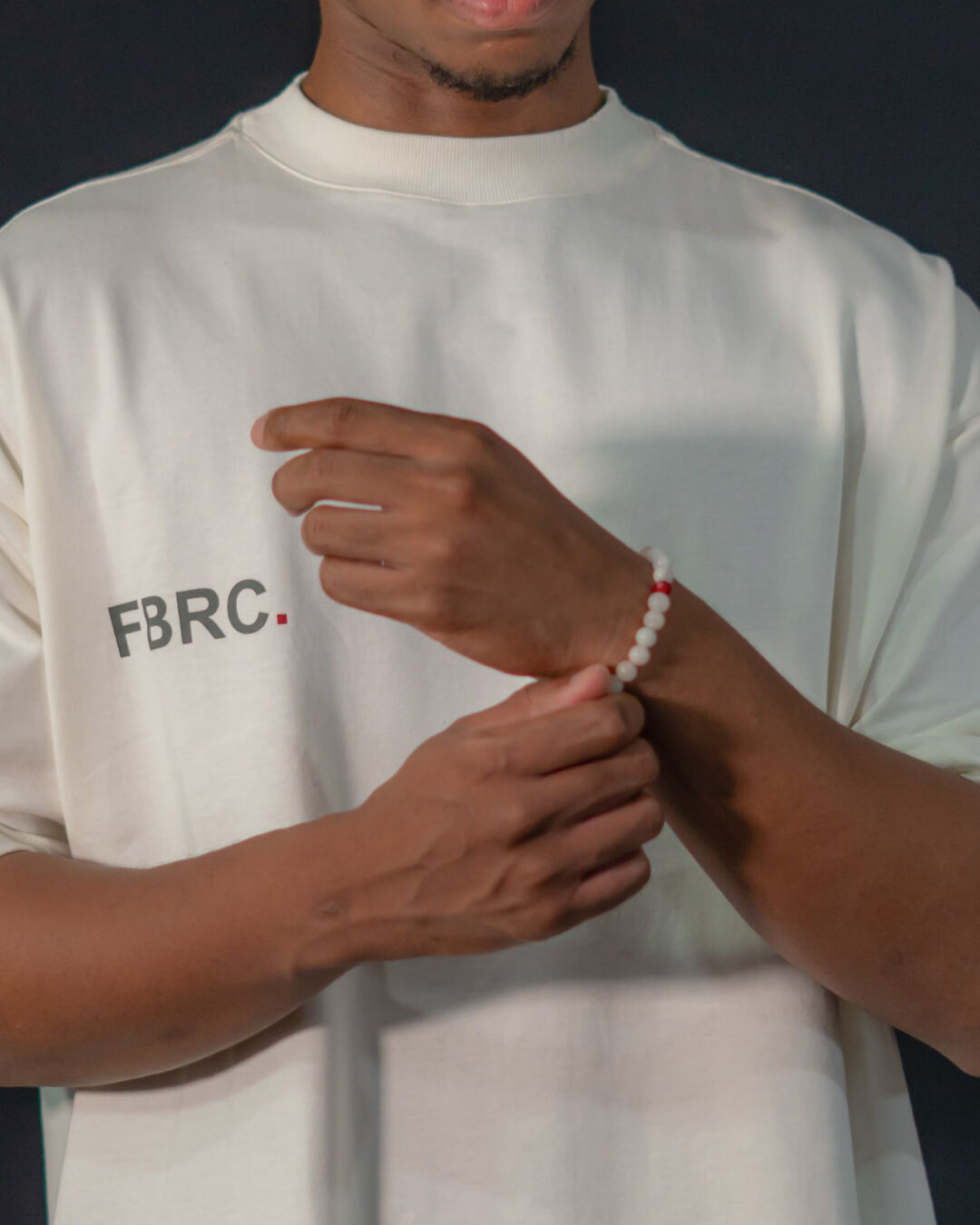 Imagem de campanha do drop Foundation 1 da FBRC Studios