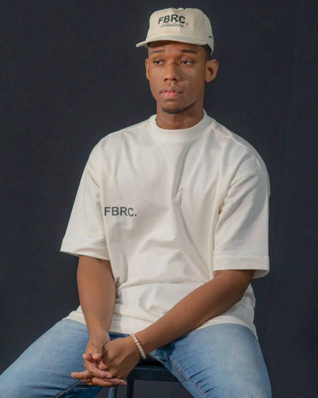 Imagem de campanha do drop Foundation 1 da FBRC Studios