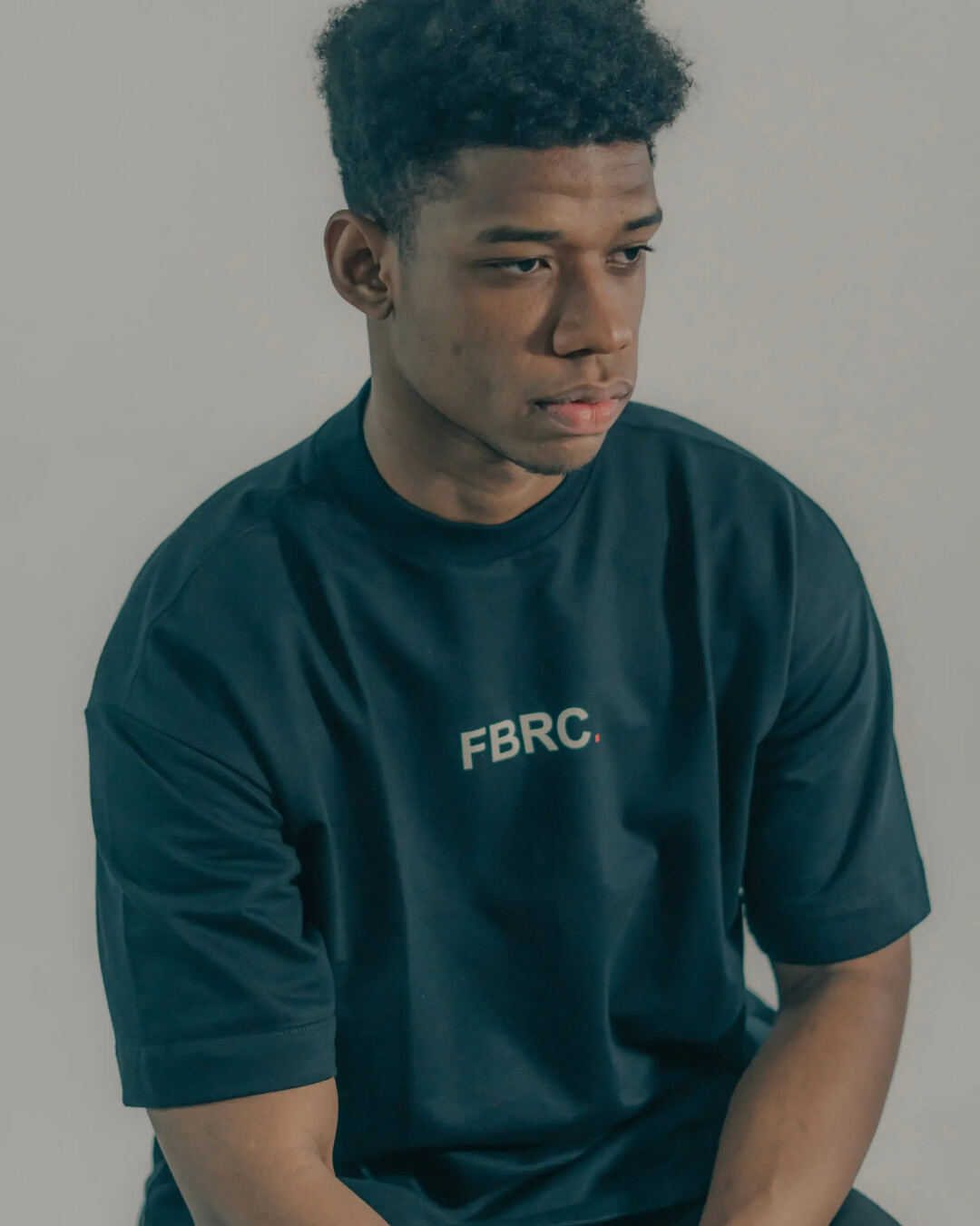 Imagem de campanha do drop Foundation 2 da FBRC Studios