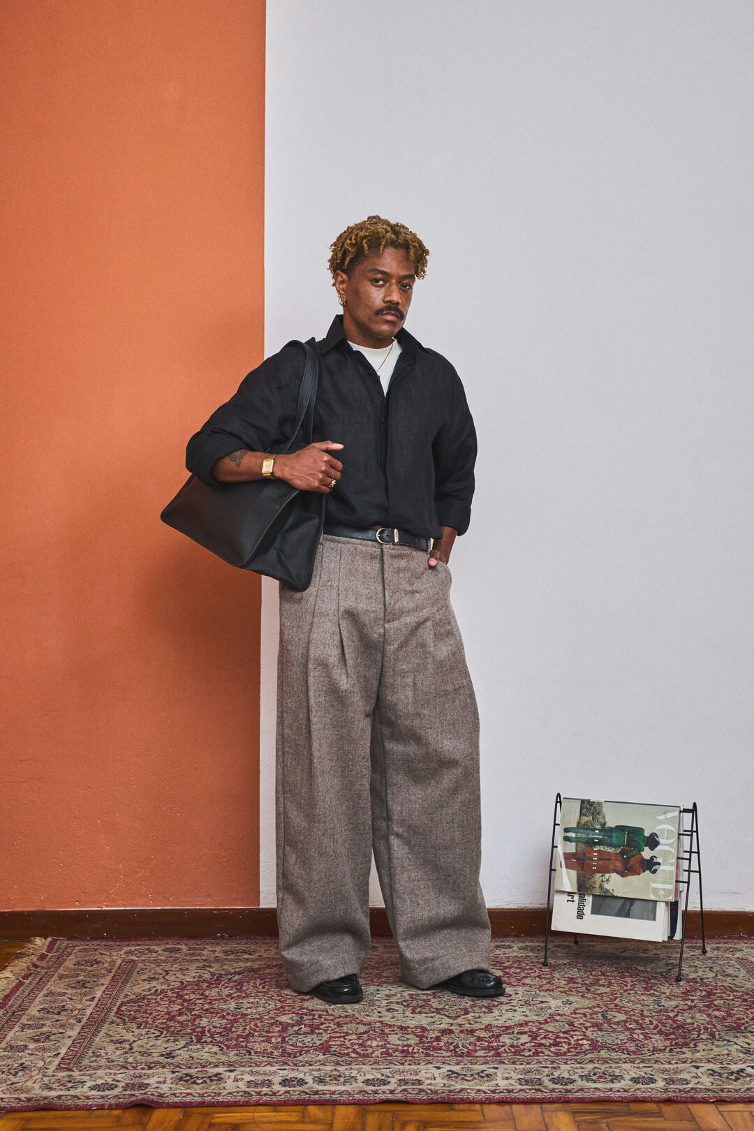 Imagem de campanha da Linha de Alfaiataria da FBRC Studios